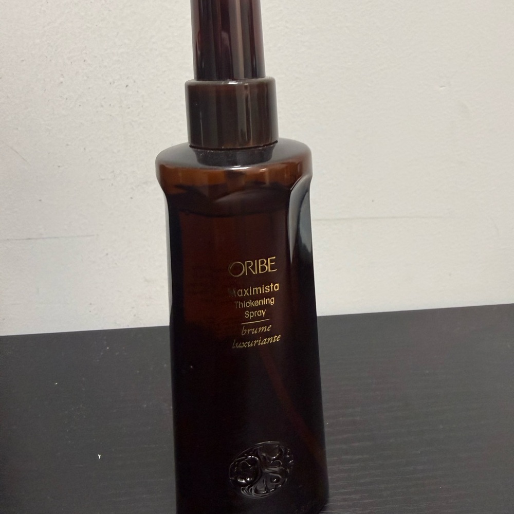 Oribe Maximista Thickening Spray in Dark Brown